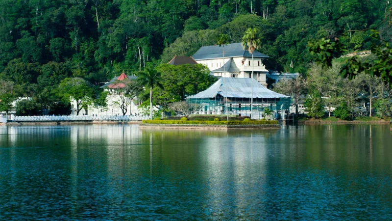 kandy lake view