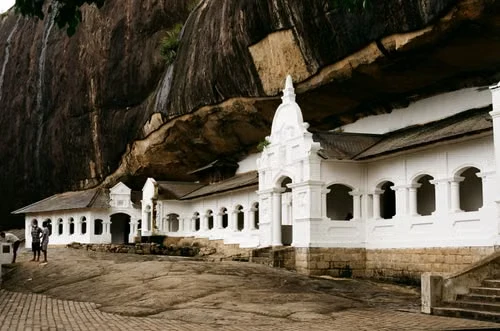 dambulla rock cave temple
